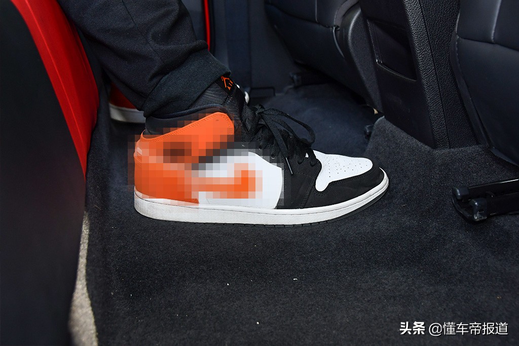 新能源比亚迪e2汽车测评,全新比亚迪e2到店实拍