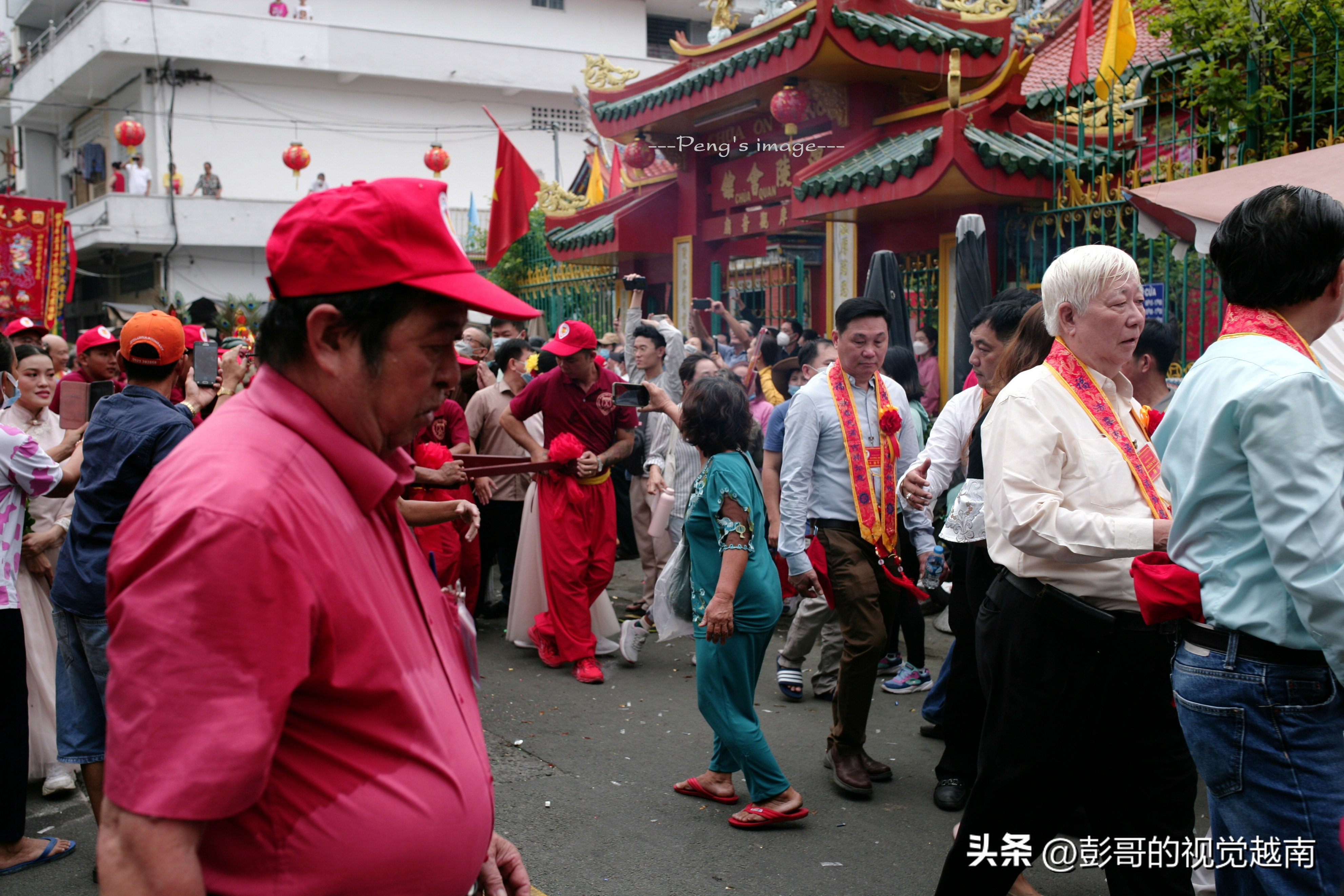 越南西貢華人的【恭請關聖帝君聖駕出遊】活動。