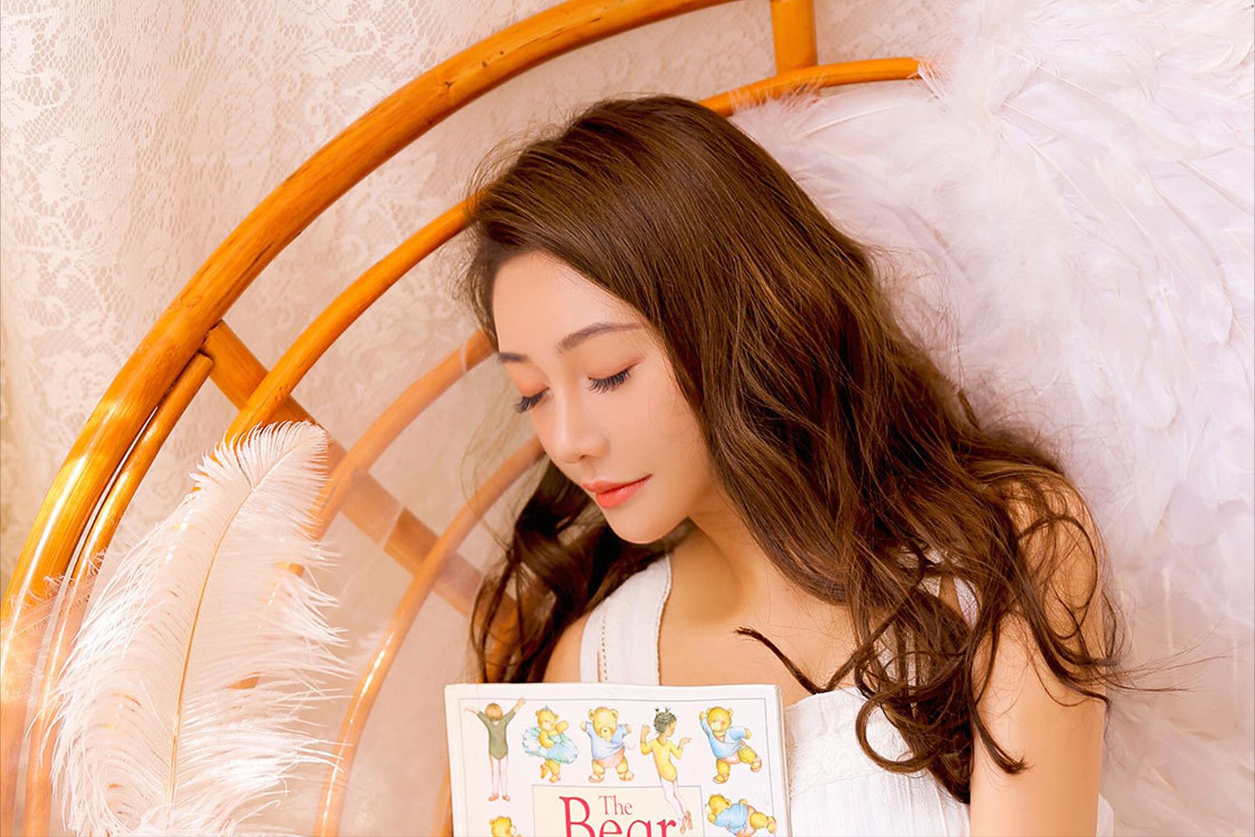 女生隐私部位的毛发变白，别急着除掉，先了解背后的原因！