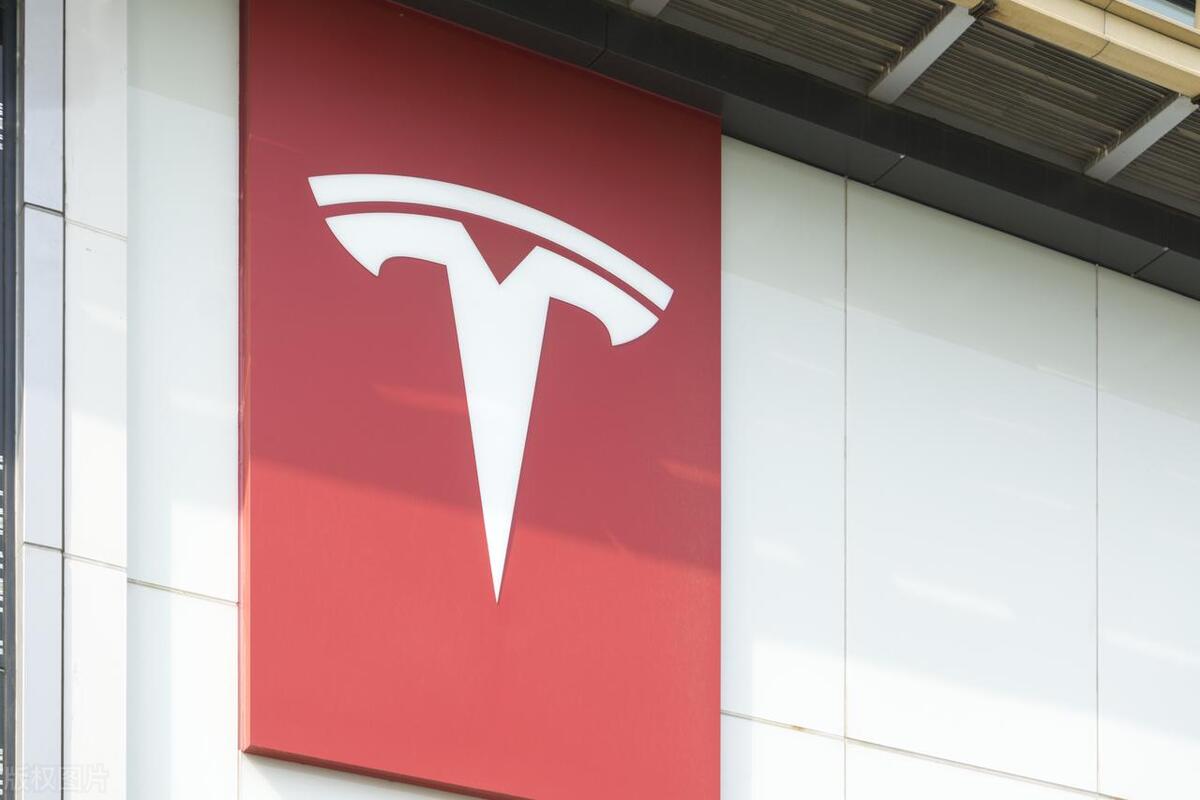 来了波反向操作，特斯拉上调售价，网友：忍住！别上当