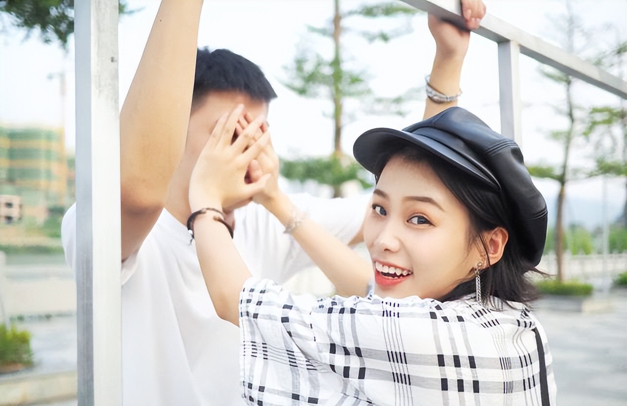 一招判断两人是否有暧昧关系抖音,如何判断女生和男人有暧昧关系