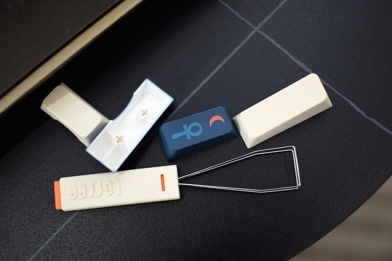 洛斐小翘鼠标开箱体验,洛斐小翘鼠标和g304对比