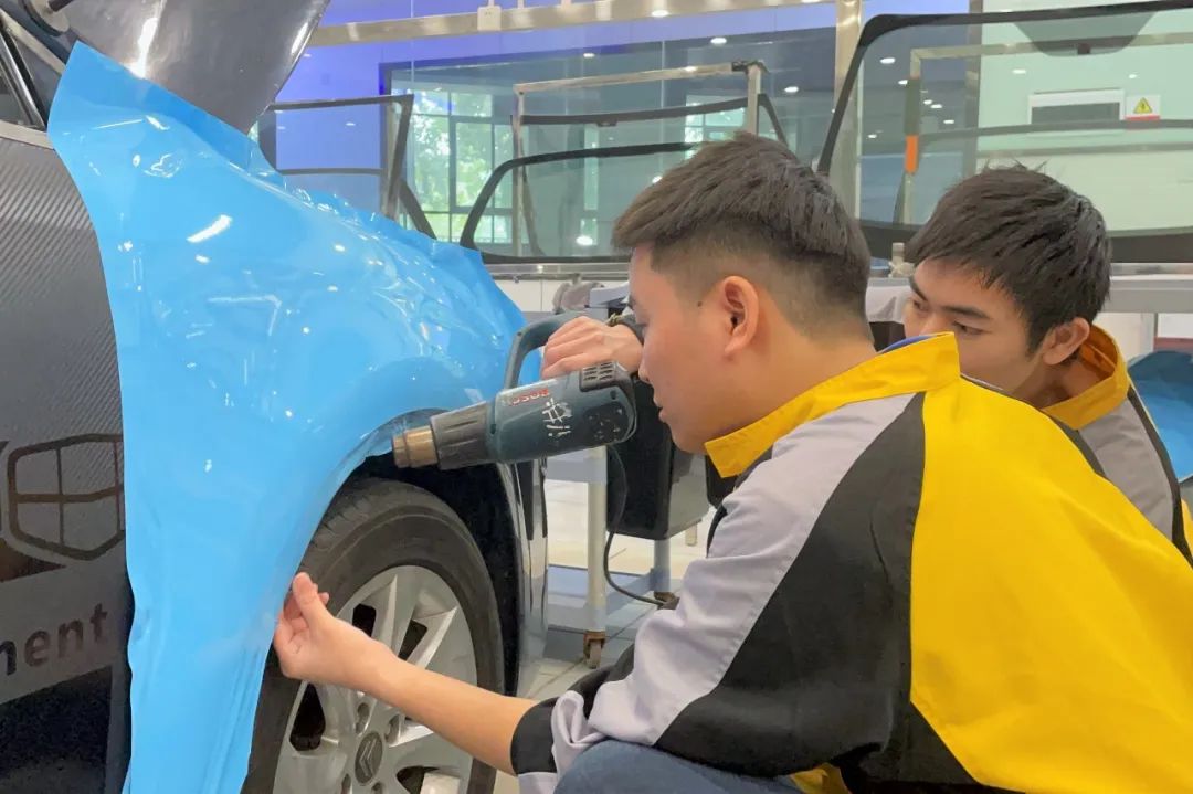 初中生没考上高中怎么选择技校呢,没参加中考上技校需要带什么