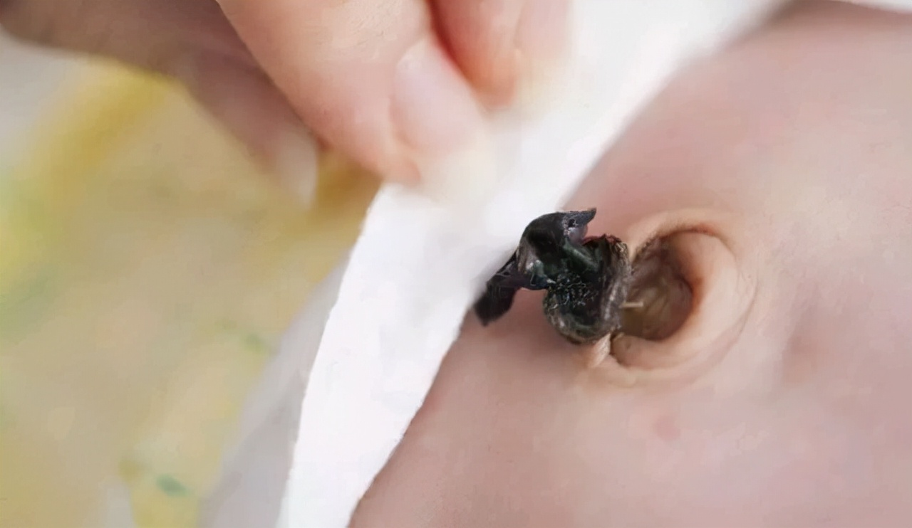 宝宝出生后第一时间月嫂怎么护理,宝宝第一个月有必要请月嫂吗