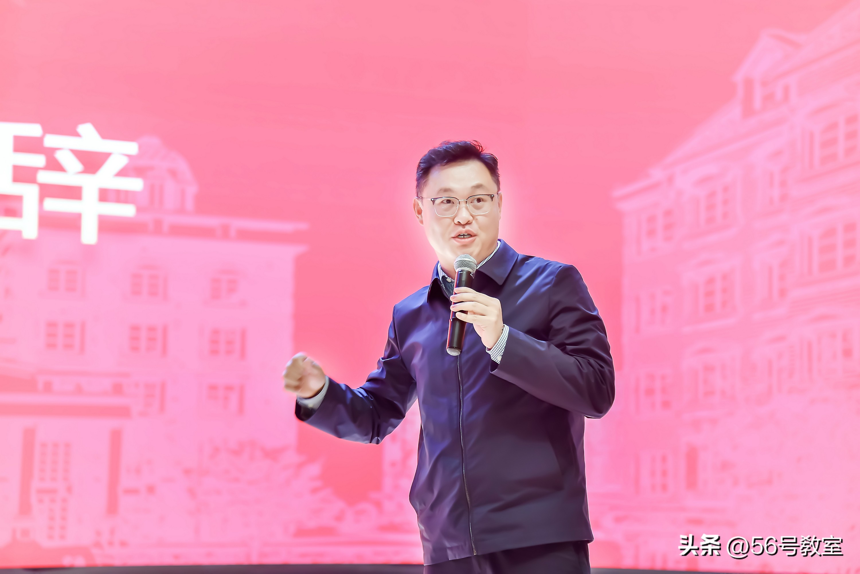 唇枪舌剑针锋相对相持不下,唇枪舌剑与针锋相对