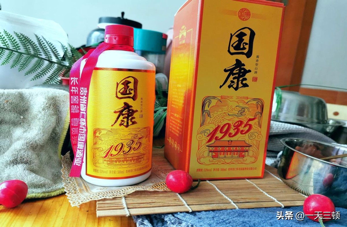 进口啤酒销量增加，为啥国产白酒销量减少？酒友：工业酒太多了！