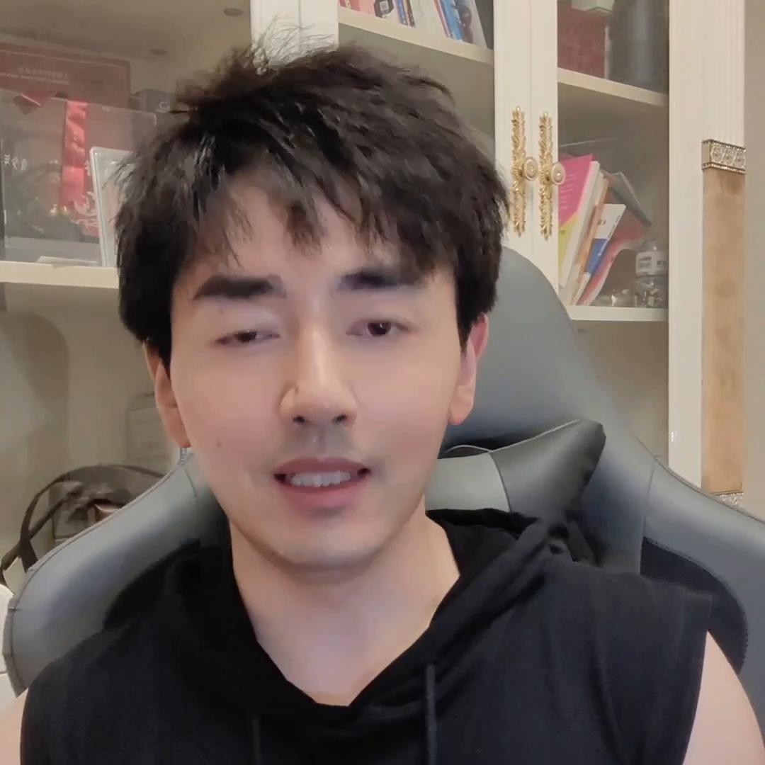 服装人如何快速赚钱,服装线上模式怎么赚钱