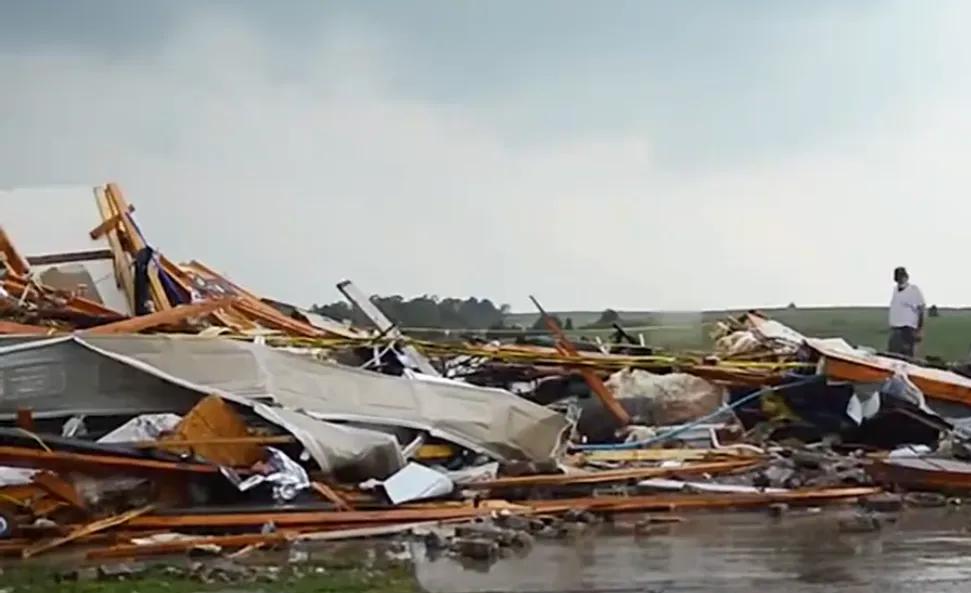广州从化疑现龙卷风,广州从化龙卷风惊心动魄