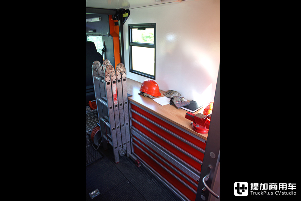 轨交运行守护神，极其罕见的曼恩TGS接触网检修车实拍