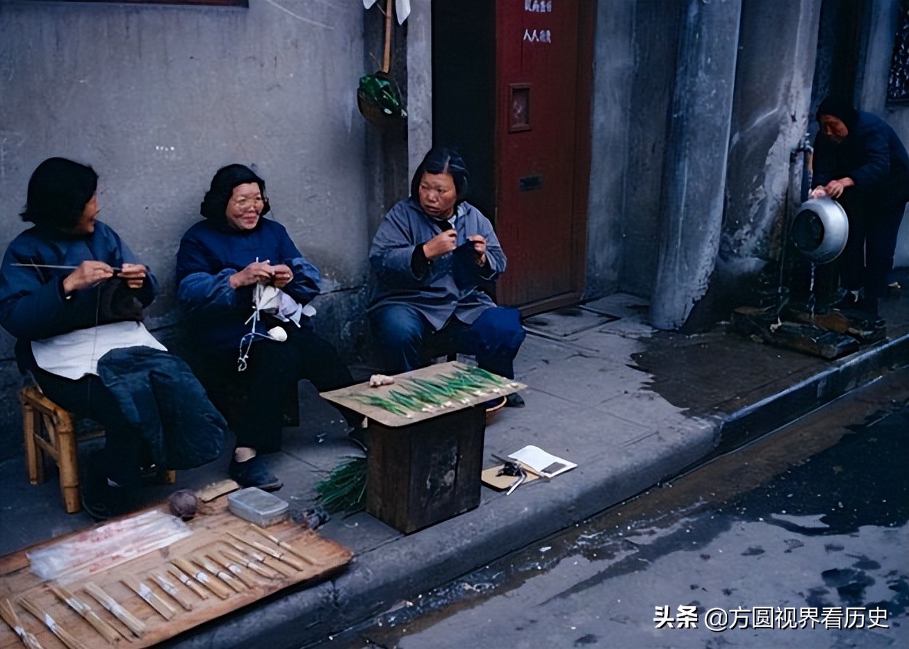 老照片,90年代的上海,一座浮华城市的烟火之影