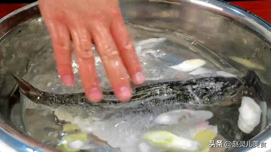 甲流来袭莫慌看完之后轻松应对,甲流来袭出现症状别硬扛要早用药