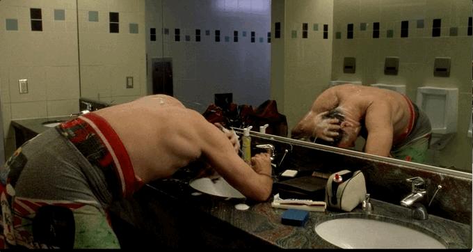 被困机场18年电影,被困机场18年