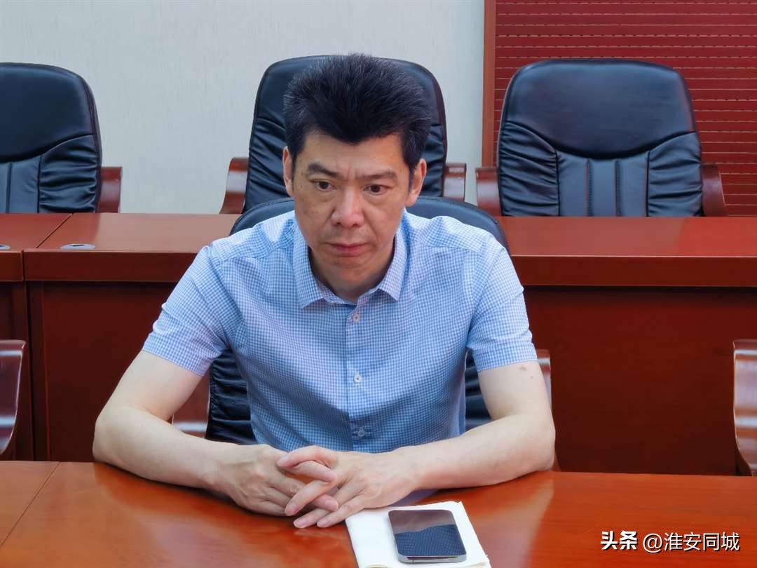 淮安工业中专召开“七一”*党**员座谈会