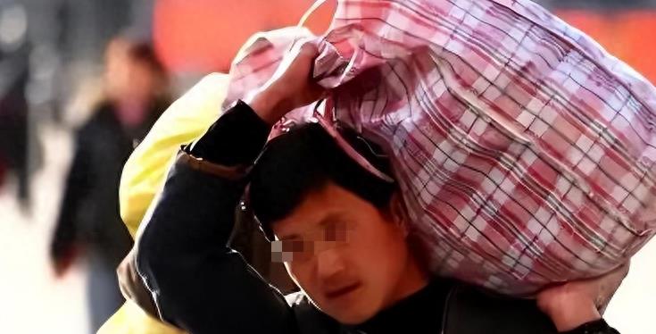 男子与妻子嬉戏时，发现妻子*处私**有伤痕，妻子：不小心被刺伤