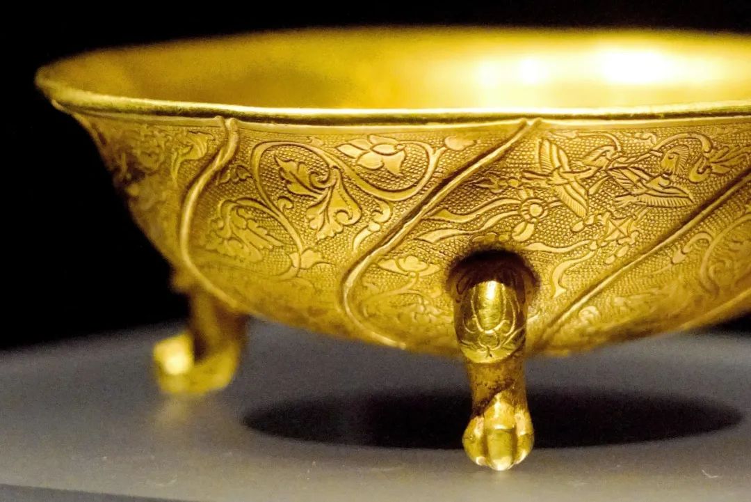 陕西*物文**展览出奇招！“跳”出展柜，“登”上云端，“走”进生活……