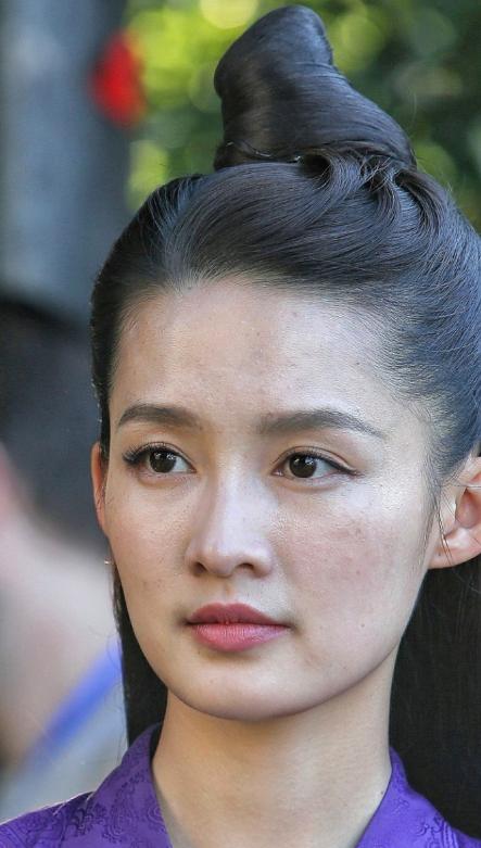 宋轶赵丽颖最新剧照,赵丽颖拍戏毛孔太抢镜