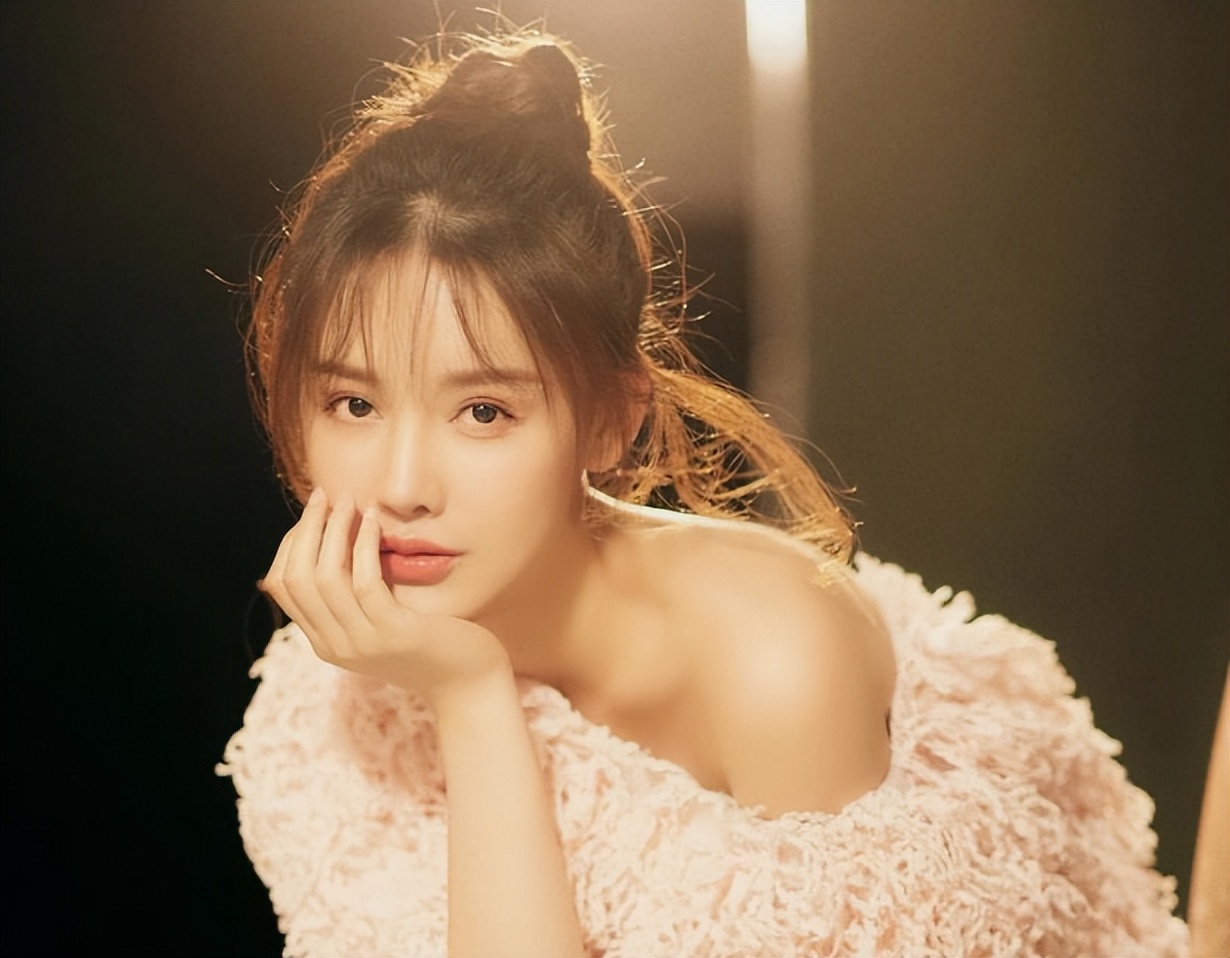 整容过度垮脸的女星,整容失败的蛇精脸女演员