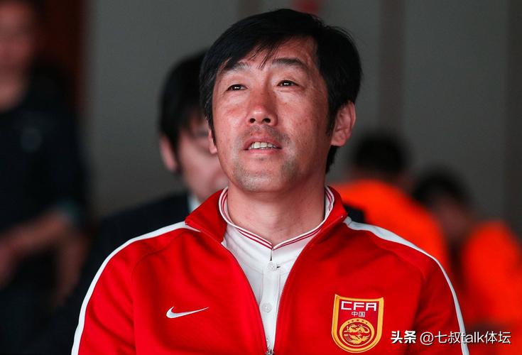 谢晖公开道歉视频,两连败后谢晖怒斥足协