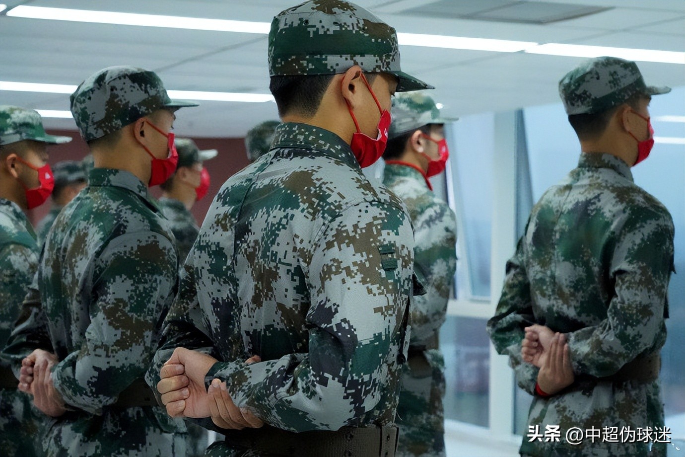 国足参加军训,国足来了