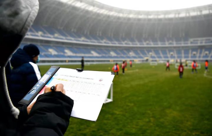 冯巩和中国足球,中国足球与冯巩