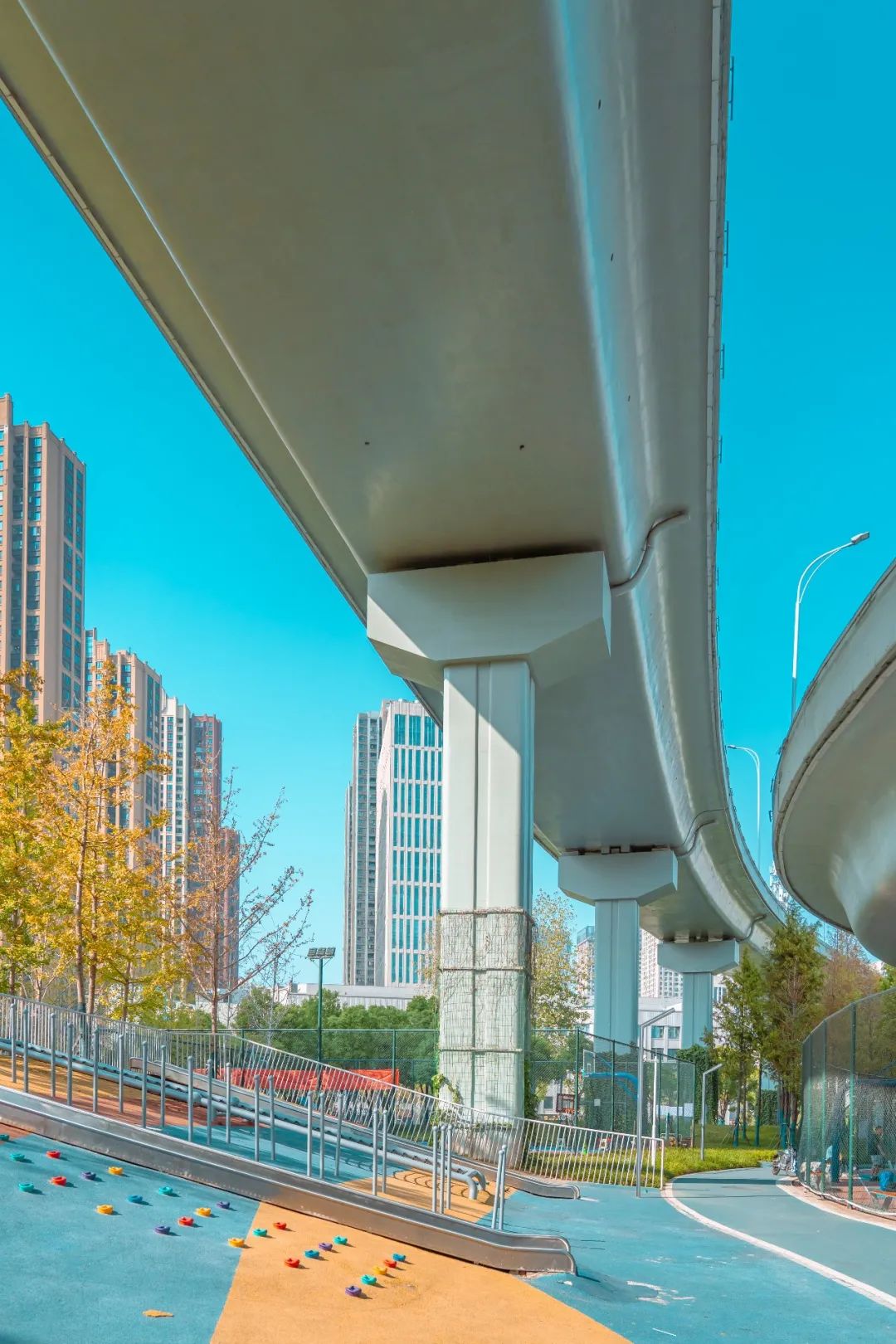 在尘世间的相遇,在城市的每一个角落不期而遇