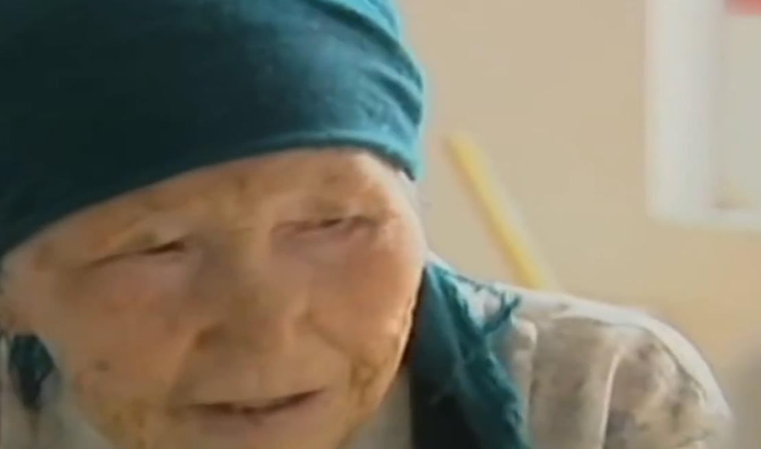 故事:江苏70岁老人头疼欲裂,检查时发现颅内有*弹子**,吓坏在场医生