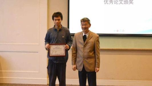 北大韦神采访走红原视频,北大老师韦神上热搜的即兴评述