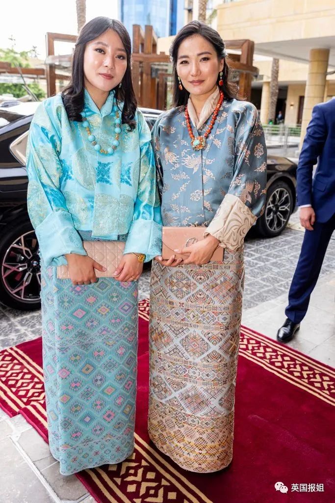 凯特王妃高级造型,凯特王妃穿蓝色格子英伦风