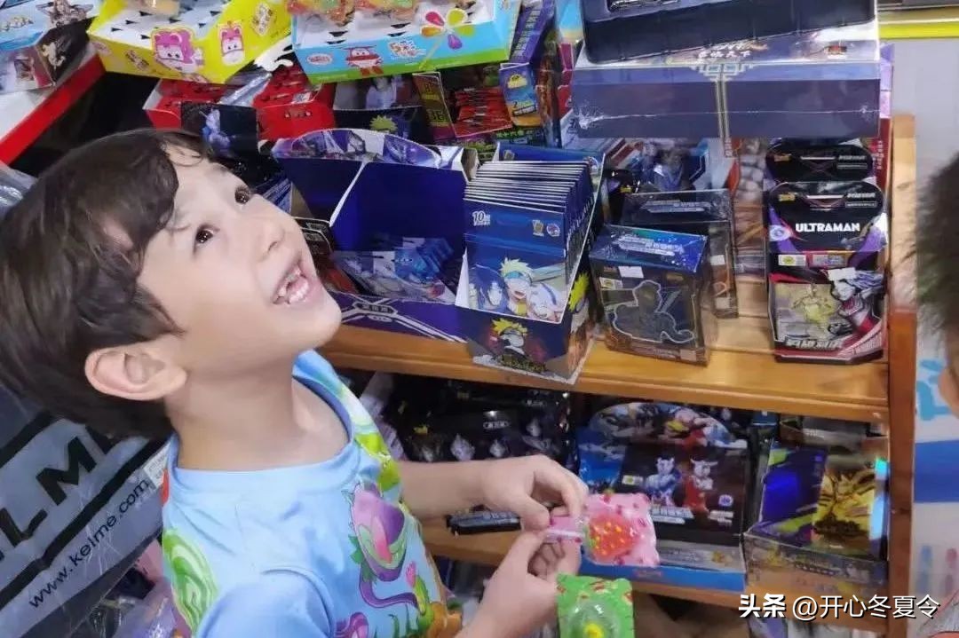 花掉100万元买奥特曼卡片,奥特曼卡片10000元一盒正版中文版