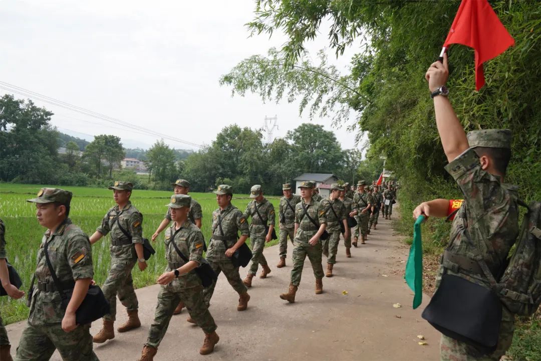 部队在高温天气练兵视频,高原练兵场面火热
