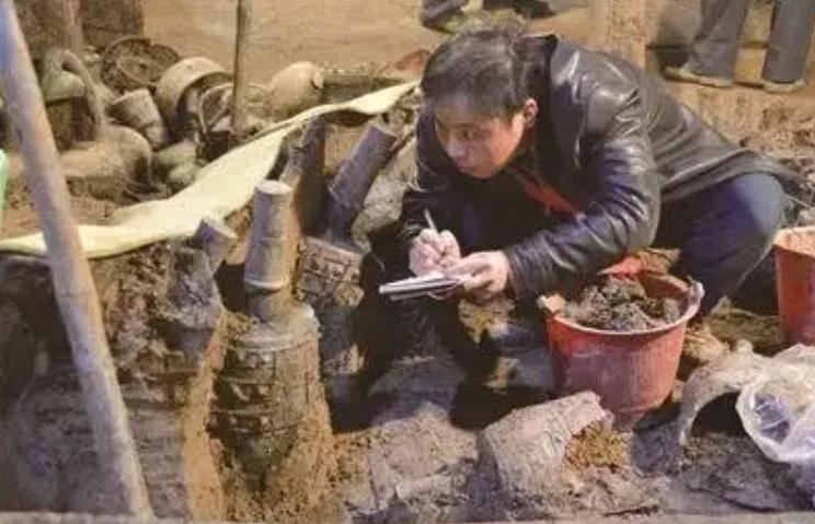 河南一水库水位急剧下降,河南水库发现2500年前古墓