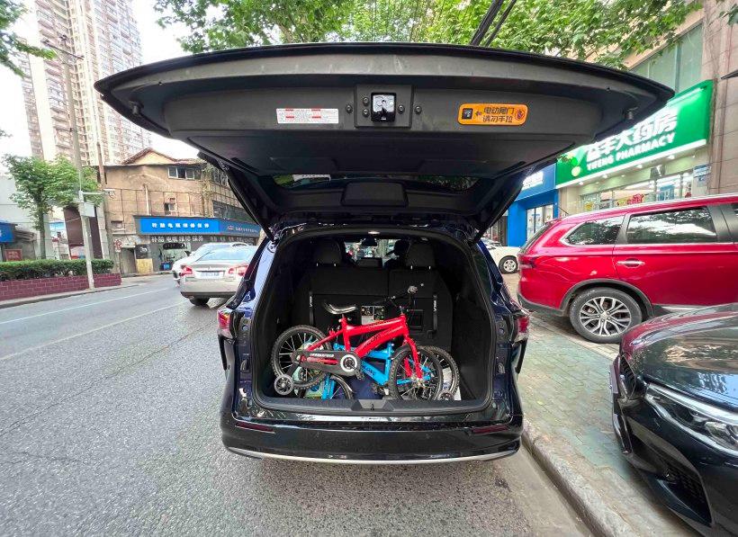 入手丰田,新款腾势d9开多少公里