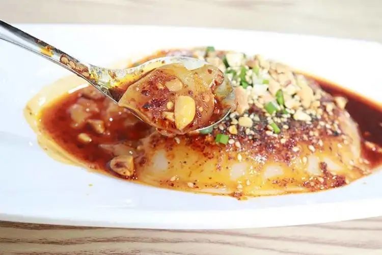 炎炎夏日酷暑难耐来一碗凉粉,炎炎夏日一碗西瓜凉粉