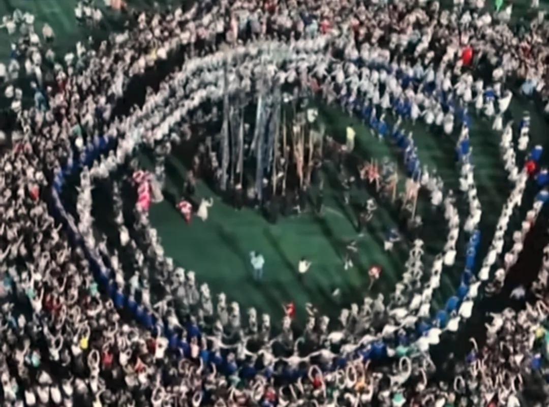 贵州村超引网友热议,贵州村超人民日报