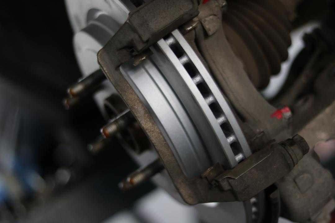 皇冠3.0经典老车翻新复活视频,丰田皇冠13代翻新