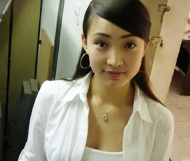 白静嫁入豪门后仅2年被丈夫刺死,白静悲惨的婚姻