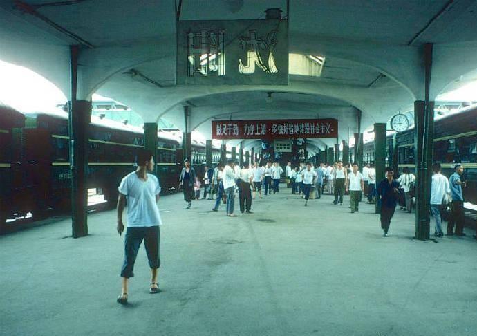 日军兽行：当着男人的面玷污了女儿，临走还残忍割下妻子乳房