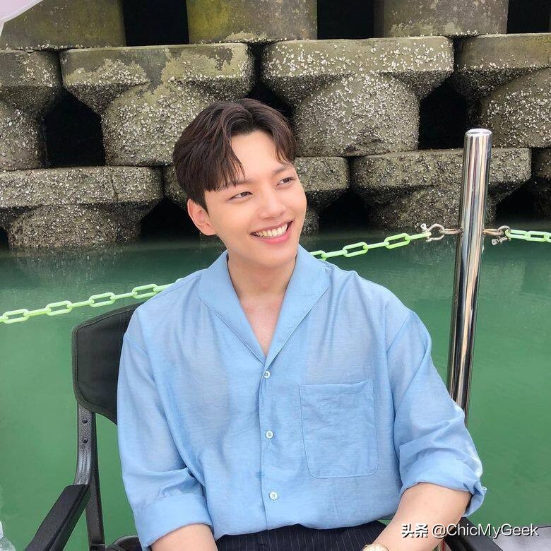 他是8岁出道的国民弟弟，如今成韩剧新男神，还是女神收割机