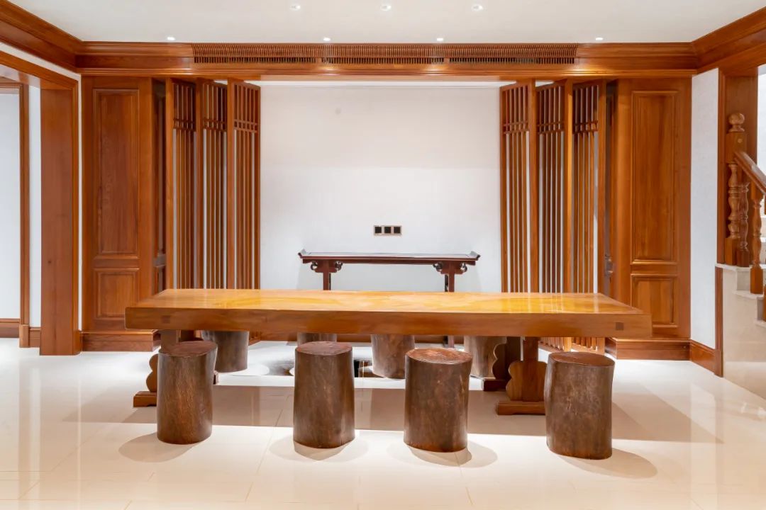 云南瑞丽德冠红木家具,云南瑞丽红木家具园区