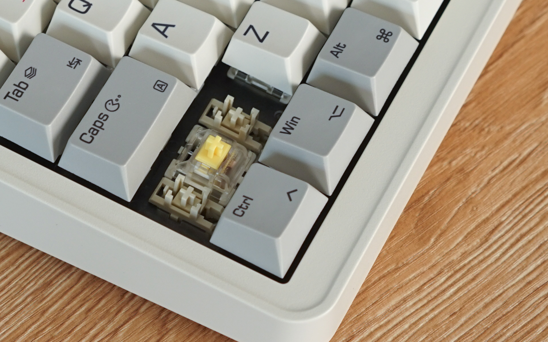 简洁情怀风,功能齐备83键,米物ARTZ830机械键盘体验