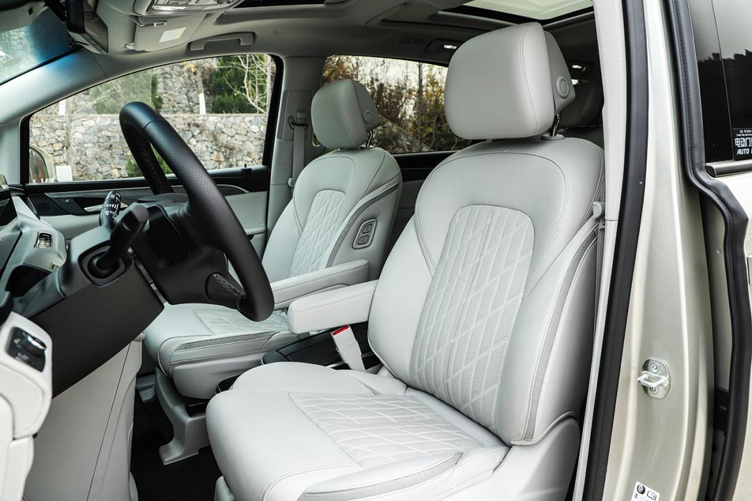 gl8不输气场,23款别克gl8实车感受