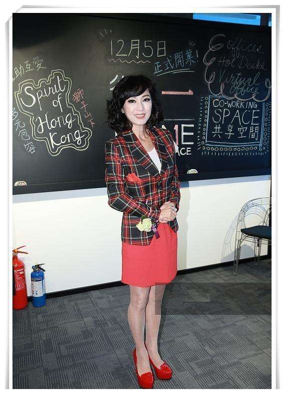 米雪：第一部金庸剧女主，成龙苦追她八年无果，66岁近照仍似少女