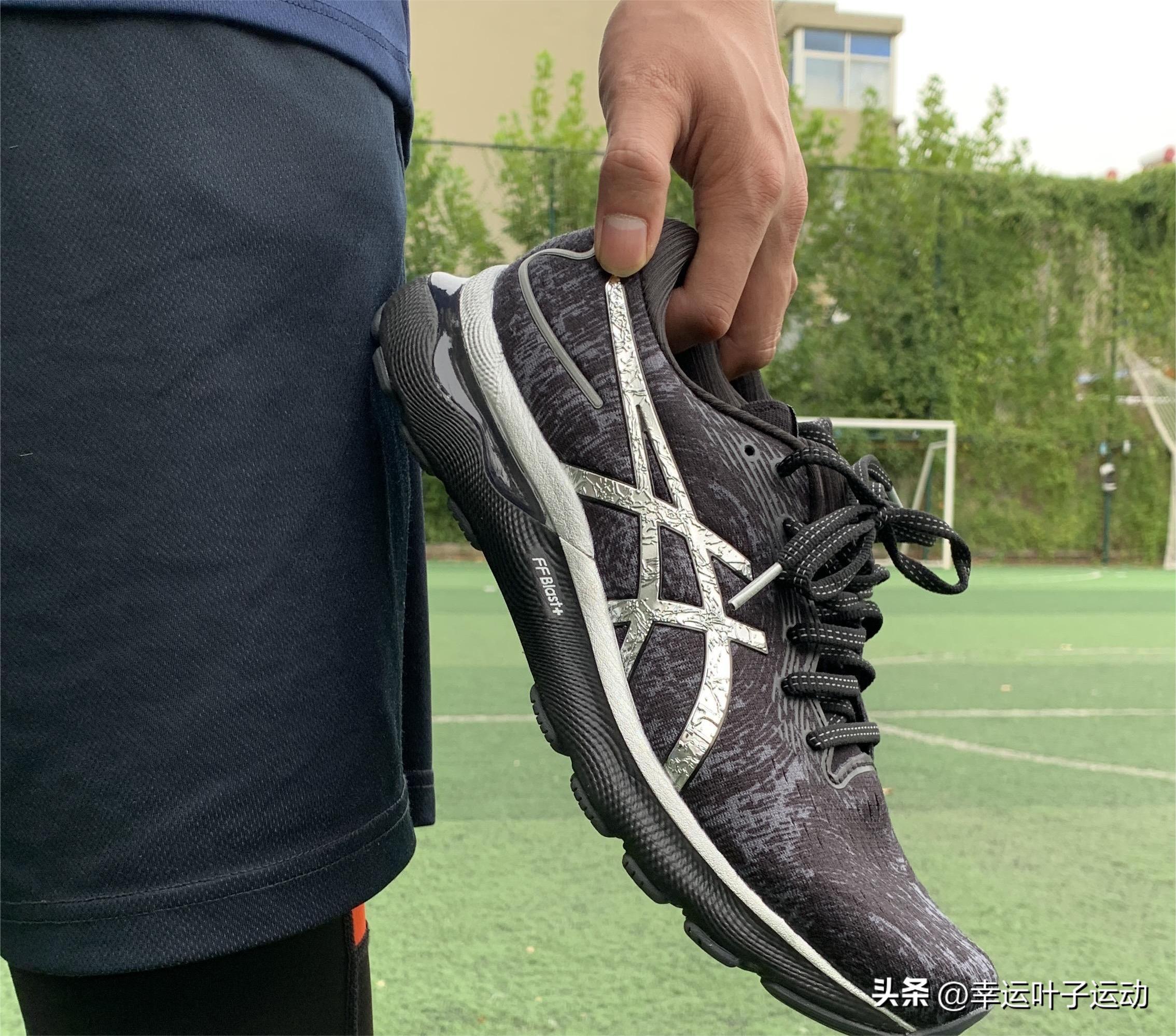 亚瑟士nimbus26跑鞋深度测评,亚瑟士顶级跑鞋kayano24评测