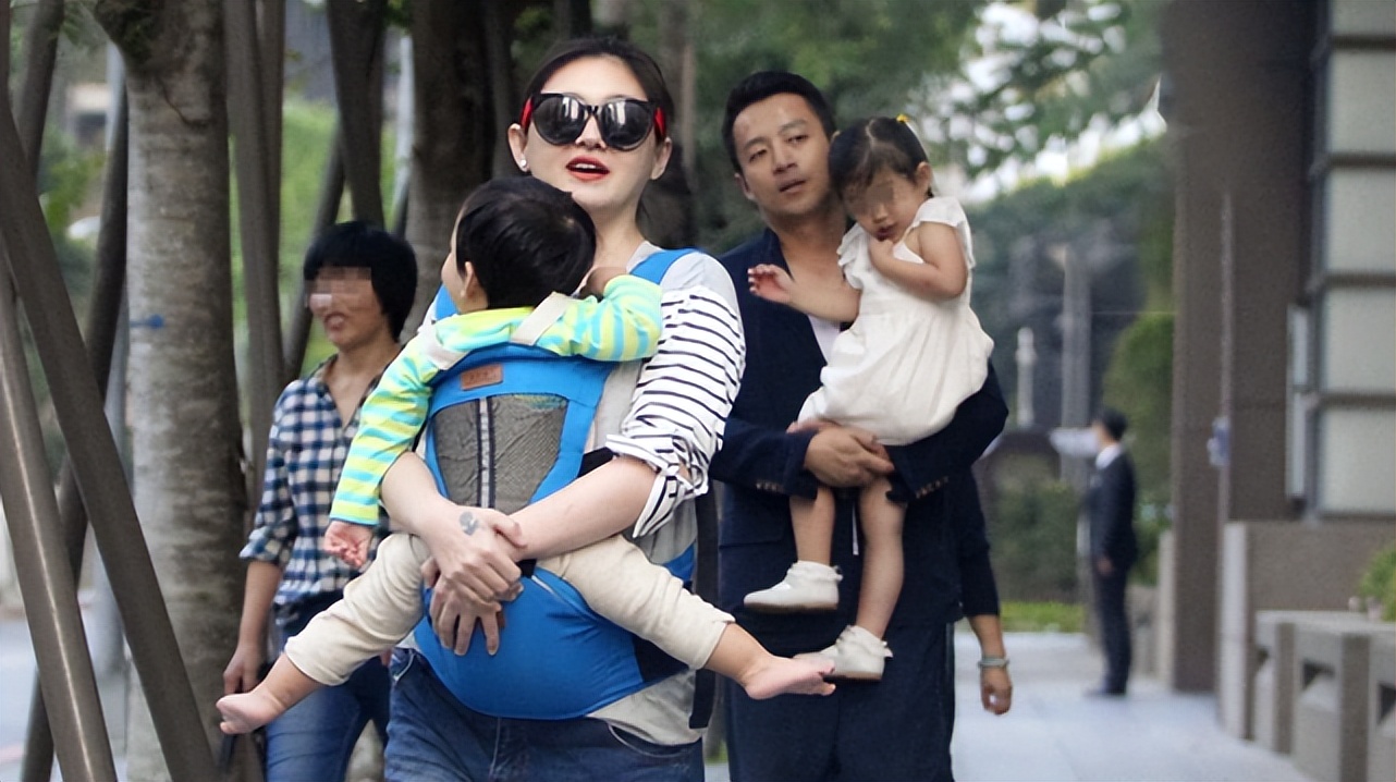 汪小菲给张颖颖买了什么给大s,汪小菲对大s好还是对张颖颖好