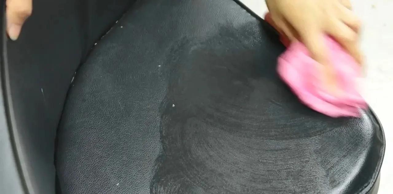 酸奶过期了15天但没开封还能喝吗,过期的酸奶还能怎么用