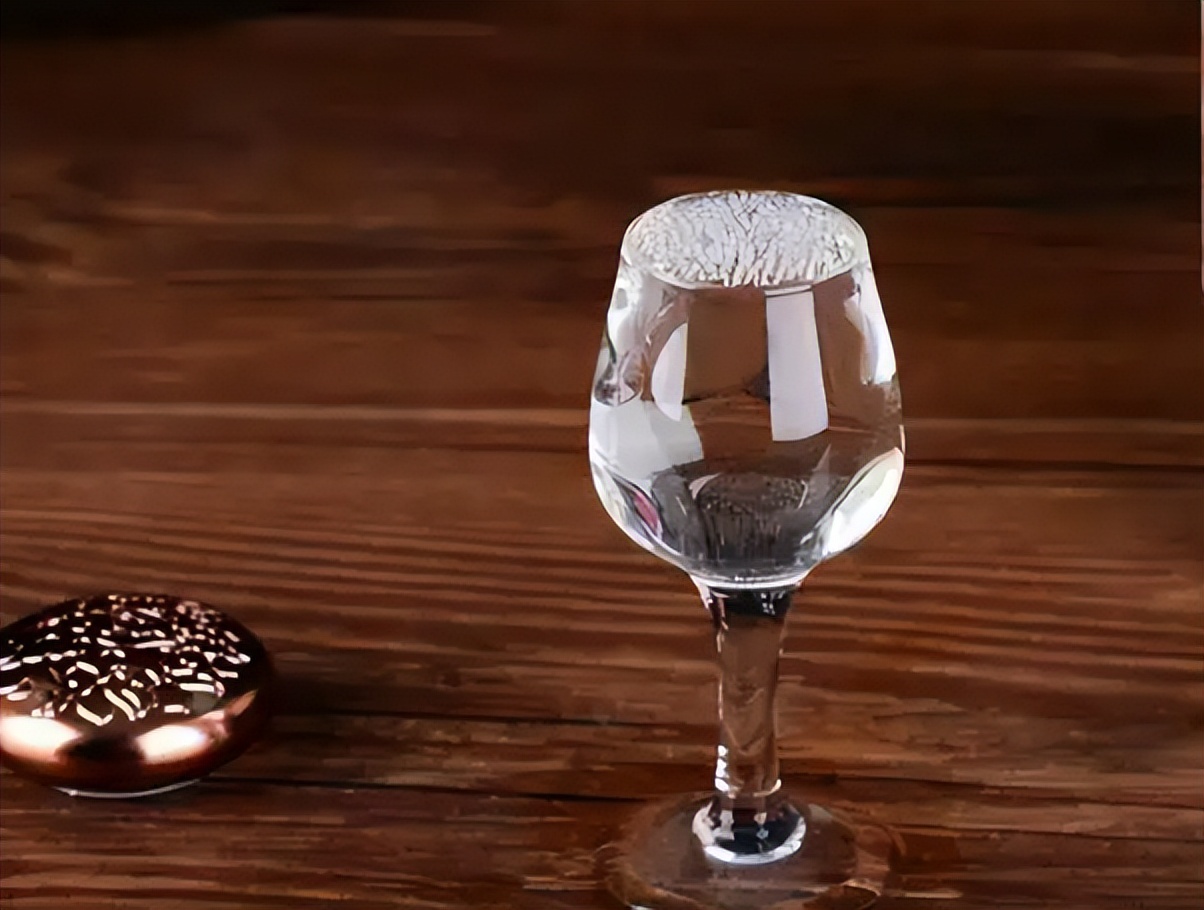 街边的茶叶店永远没人靠什么挣钱,路边卖烟酒行业好做吗