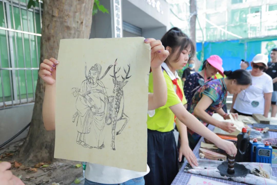 千百年前古人听的洞经古乐、吃的酥饼、画的木刻年画...这一次我们给你包圆了