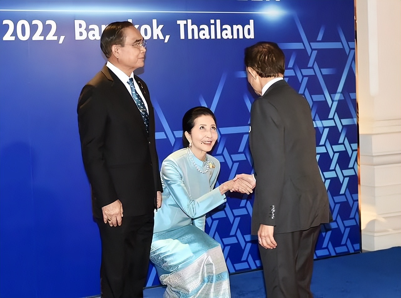 娉板浗鐜嬪悗apec鏅氬,apec娉板浗鏅氬