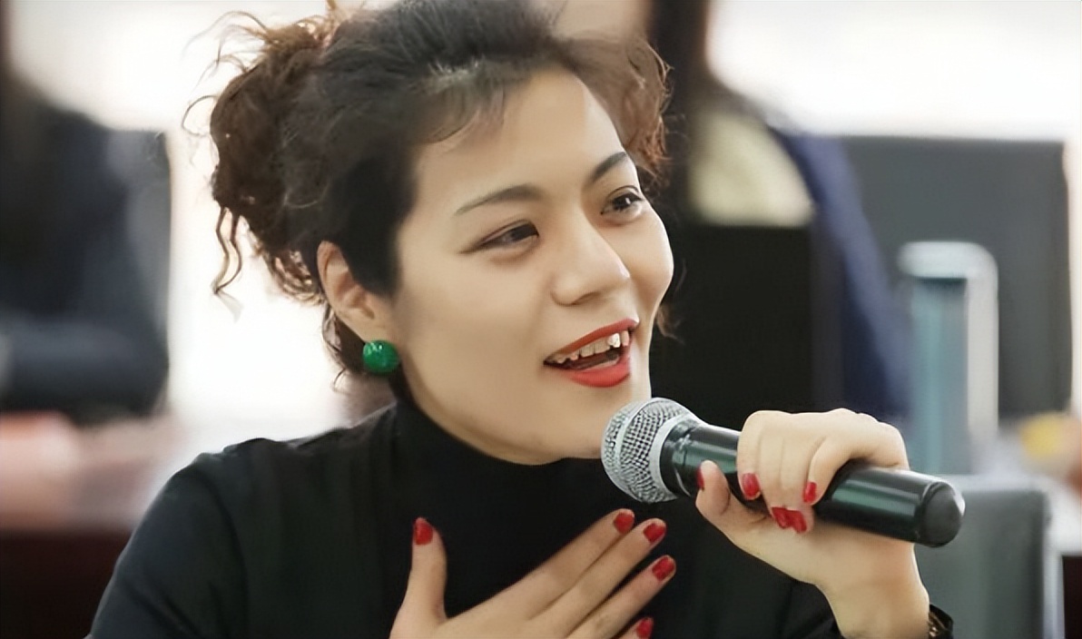 “复旦女神”陈果：从万人追捧到跌落神坛，她到底做错了什么？