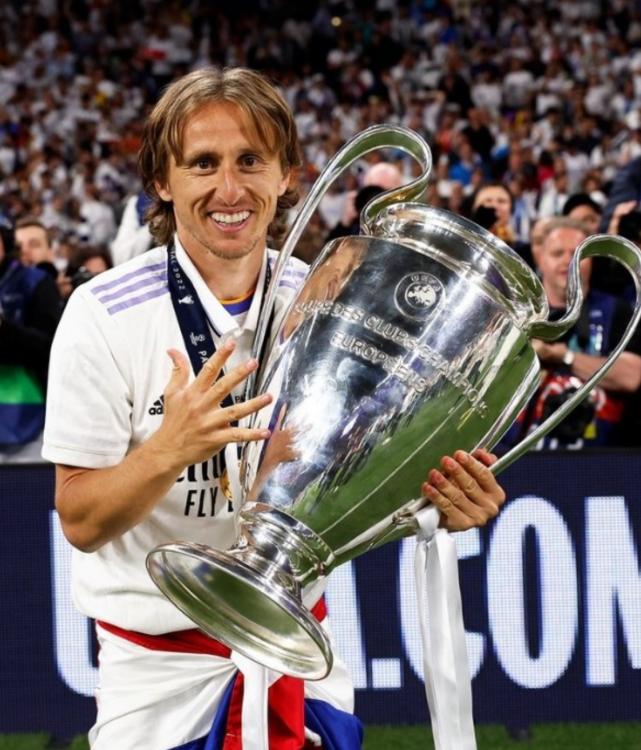 足球有史以来十大最强中场,一举超越哈兰德世界杯纪录